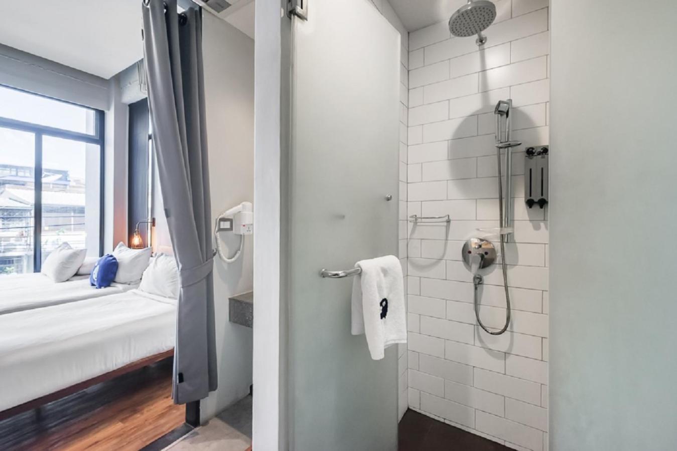 Kokotel Bangkok Surawong Szoba fotó